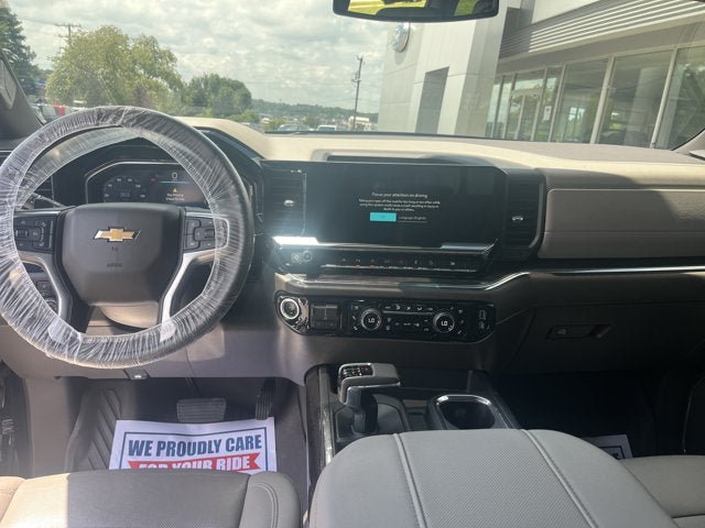 Used 2023 Chevrolet Silverado 1500 LTZ w/ LTZ Premium Package AWD/4WD image 14