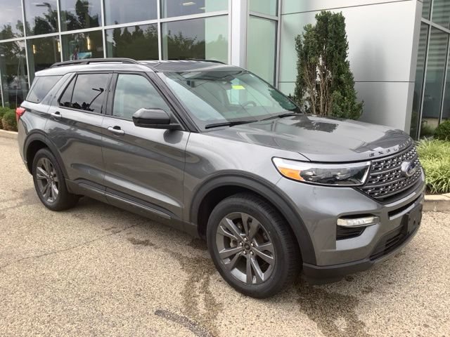 Certified 2023 Ford Explorer XLT w/ Equipment Group 202A AWD/4WD image 2