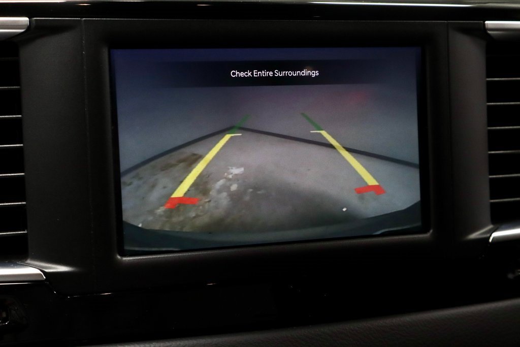 Used 2024 Chrysler Voyager LX image 2