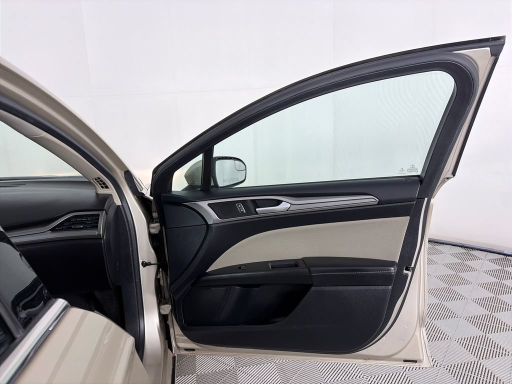 Certified 2018 Ford Fusion S FWD image 29