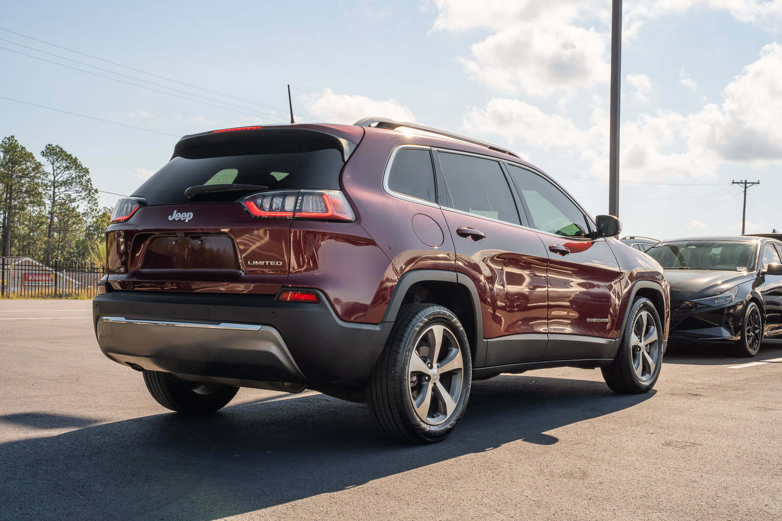 Used 2020 Jeep Cherokee Limited FWD image 8