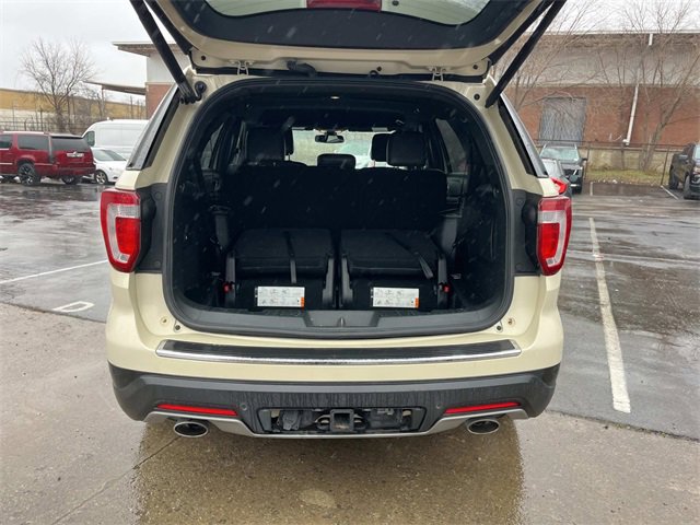 Certified 2018 Ford Explorer XLT w/ Equipment Group 202A image 12