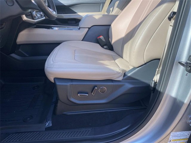 Certified 2024 Ford Expedition Limited image 21