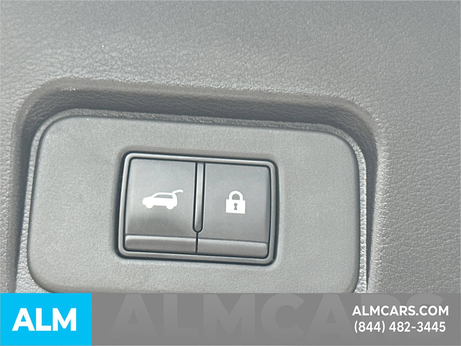Used 2025 Nissan Rogue SV FWD image 22