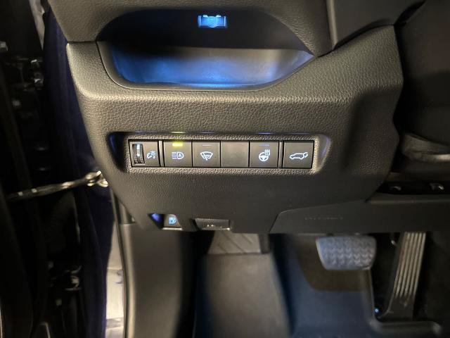 Used 2019 Toyota RAV4 XSE w/ XSE Weather Package AWD/4WD image 19