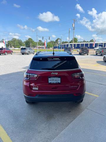 Used 2025 Jeep Compass Limited AWD/4WD image 5