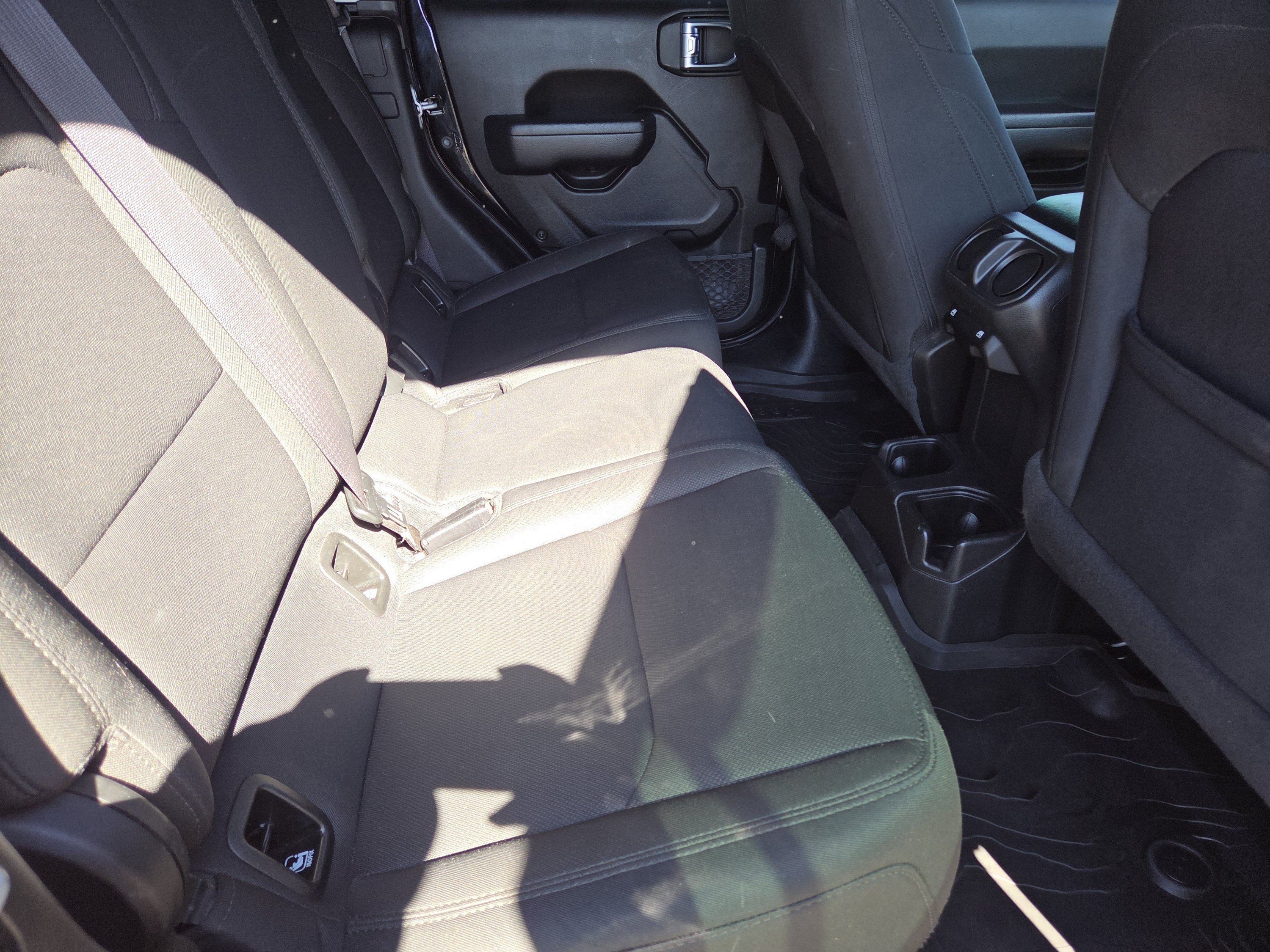 Used 2022 Jeep Gladiator Sport AWD/4WD image 25