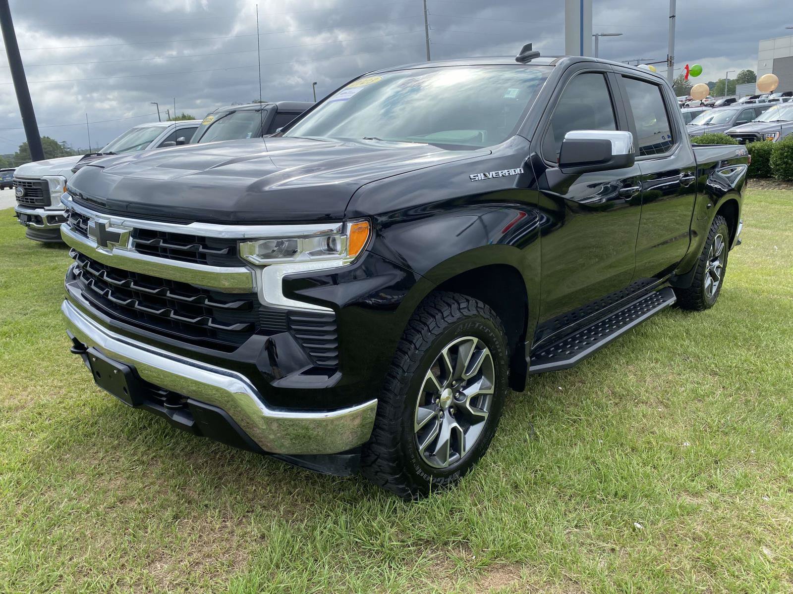 Used 2023 Chevrolet Silverado 1500 LT w/ Protection Package AWD/4WD video 3