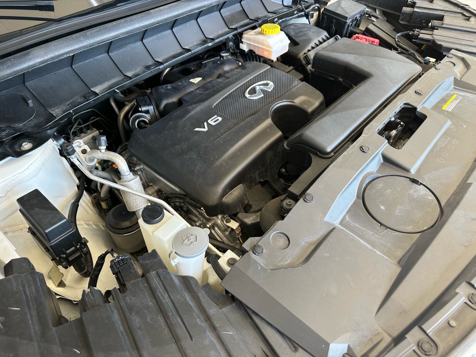 Used 2023 INFINITI QX60 Luxe w/ Cargo Package FWD image 14