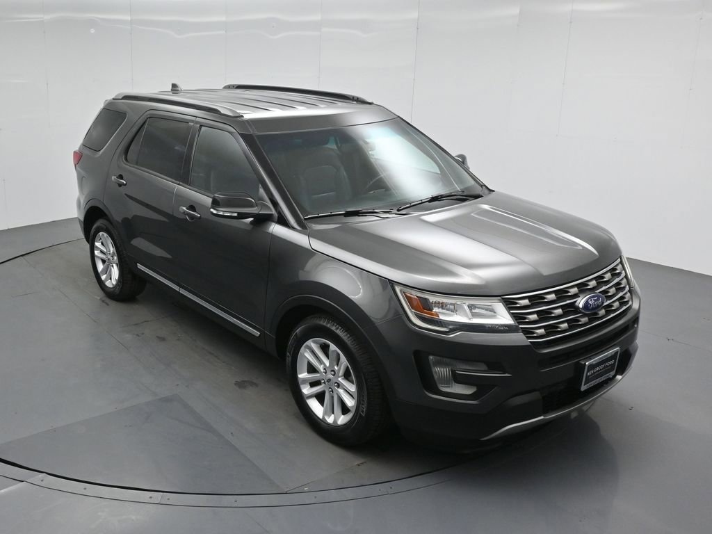 Certified 2017 Ford Explorer XLT w/ Equipment Group 202A image 41