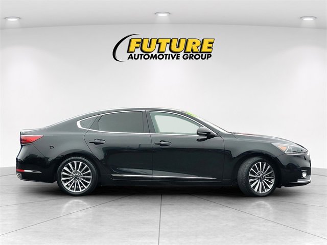 Used 2019 Kia Cadenza Premium image 3