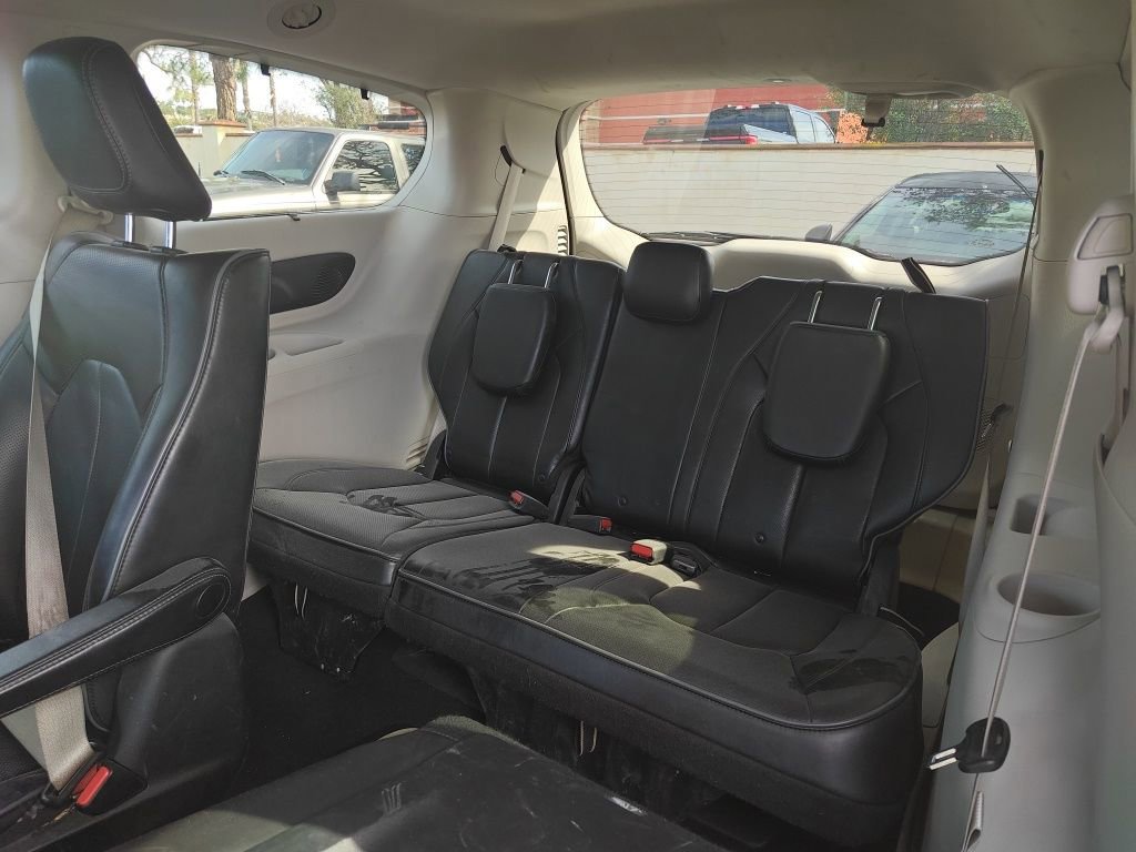 Used 2018 Chrysler Pacifica Limited w/ Advanced Safetytec Group image 19