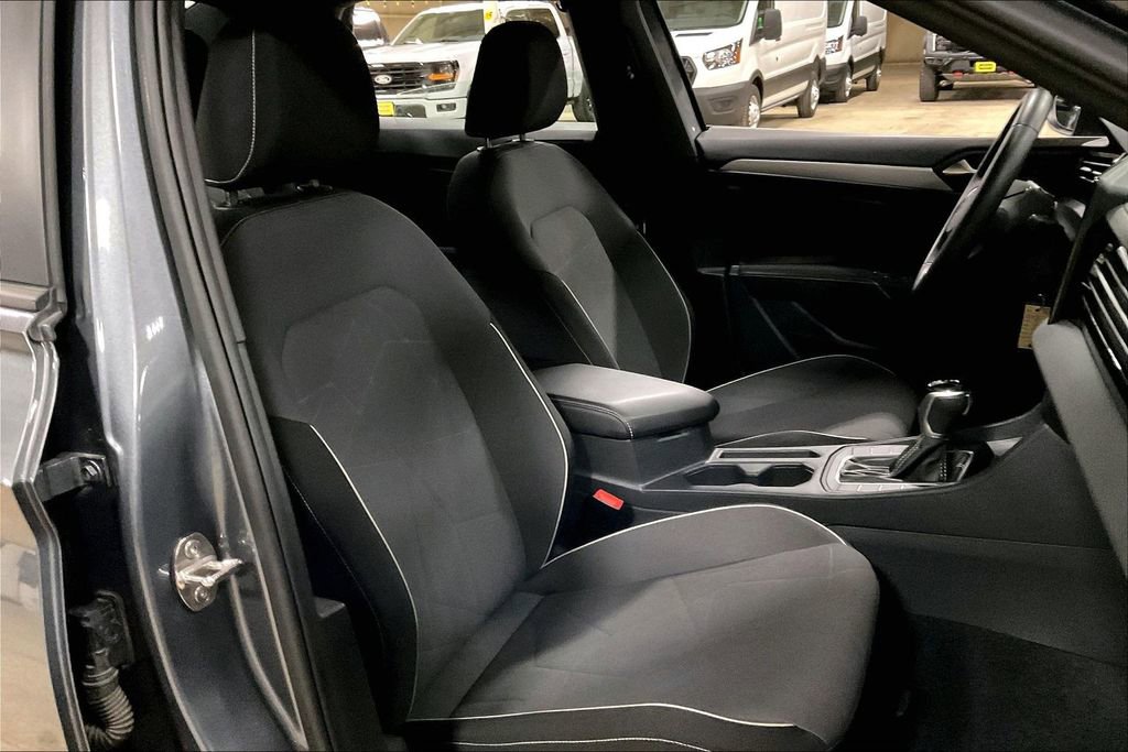 Used 2025 Volkswagen Jetta Sport FWD image 7