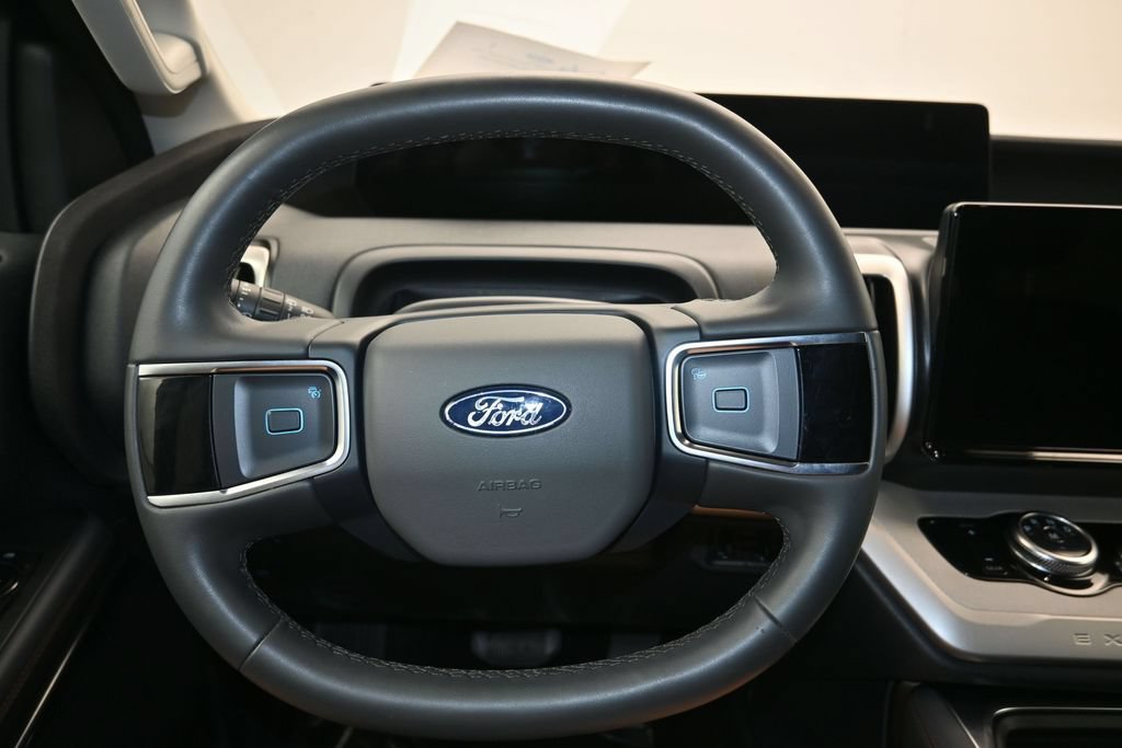 Certified 2025 Ford Expedition Active AWD/4WD image 13