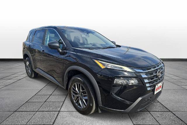 Used 2024 Nissan Rogue S AWD/4WD image 3