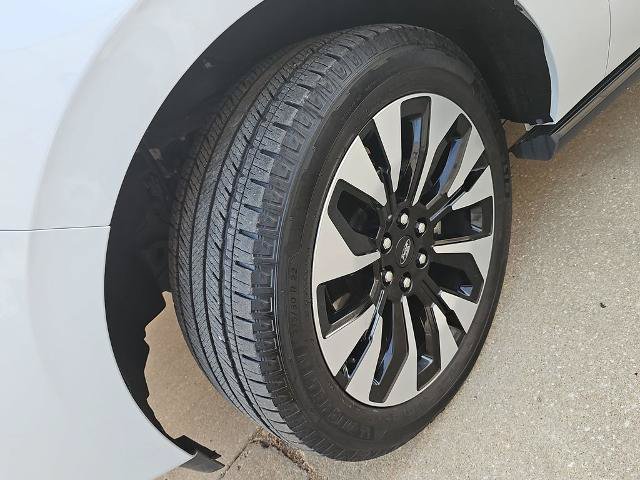 Certified 2025 Ford Expedition Platinum w/ Driver's Package AWD/4WD image 33