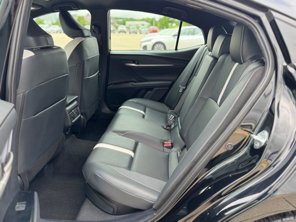 Used 2025 Toyota Camry SE FWD image 32