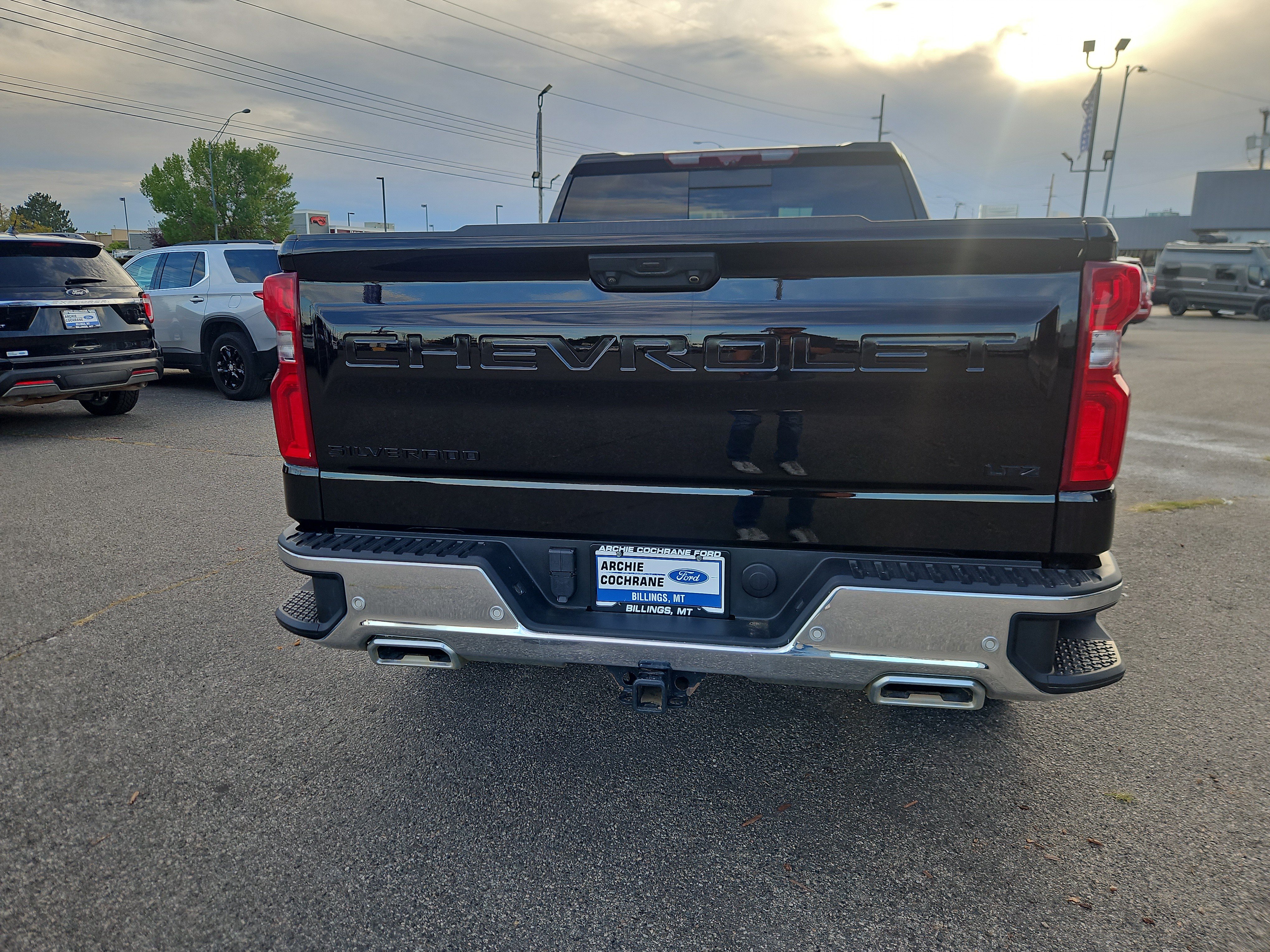Used 2023 Chevrolet Silverado 1500 LTZ w/ Technology Package AWD/4WD image 4