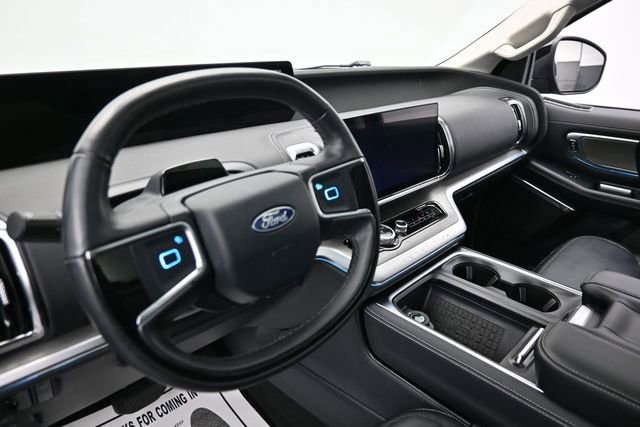 Certified 2025 Ford Expedition Platinum AWD/4WD image 24