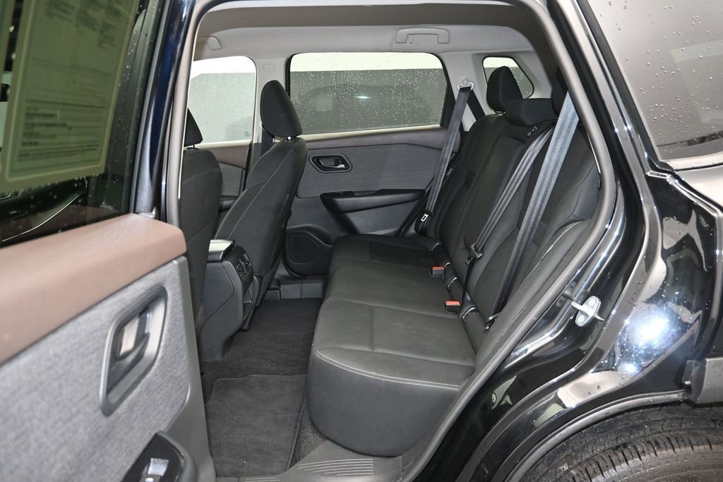 Used 2023 Nissan Rogue S AWD/4WD image 15