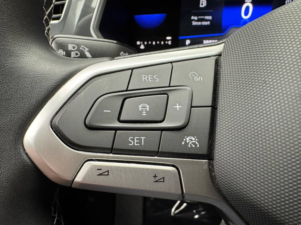Used 2022 Volkswagen Tiguan SE AWD/4WD image 15