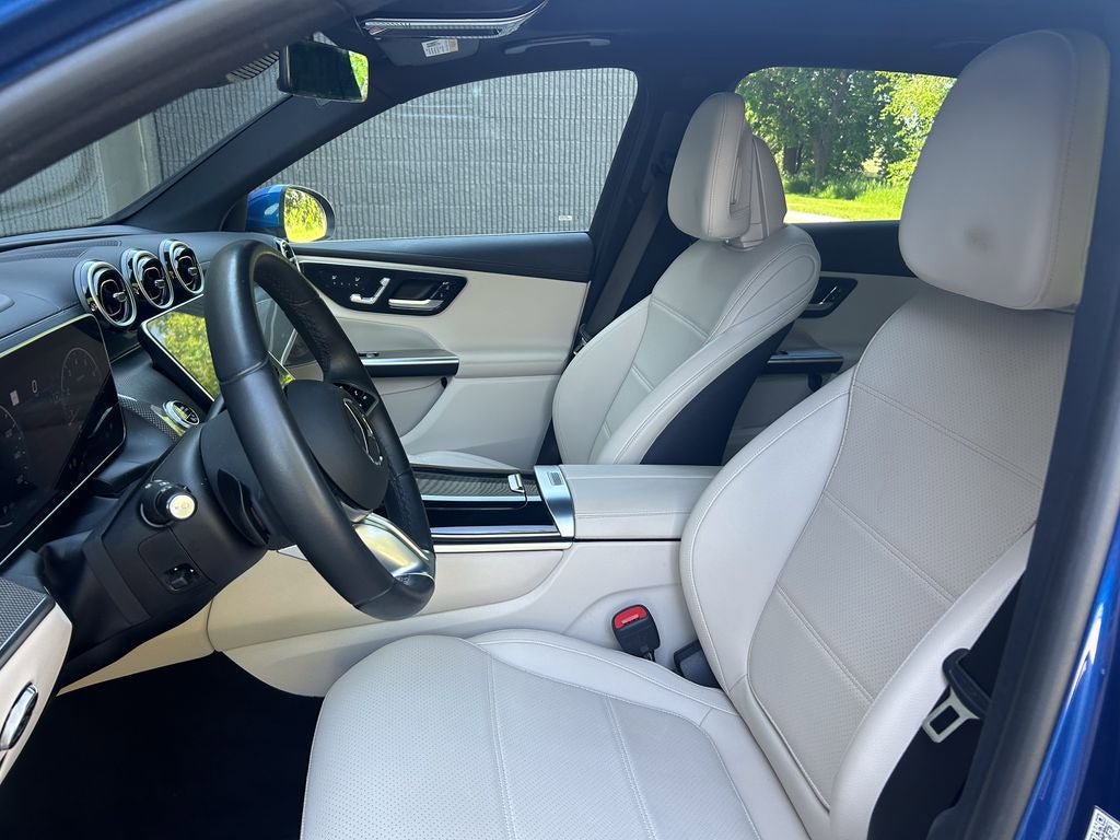 Used 2024 Mercedes-Benz GLC 300 4MATIC image 11