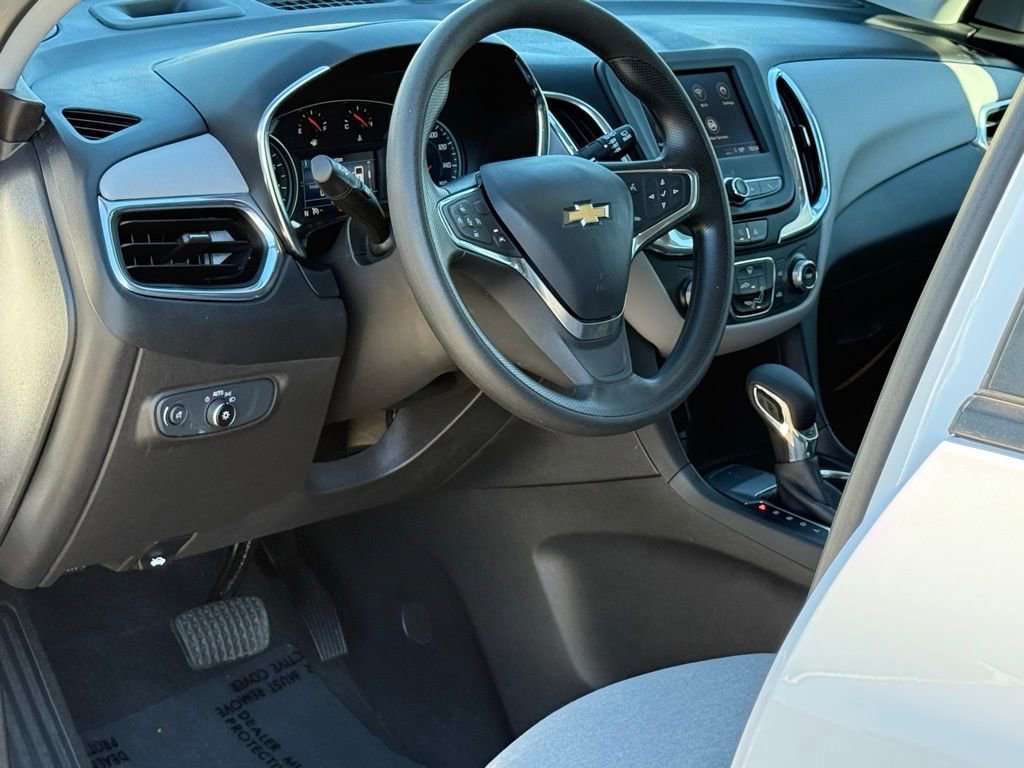 Used 2023 Chevrolet Equinox LS w/ LS Convenience Package image 8