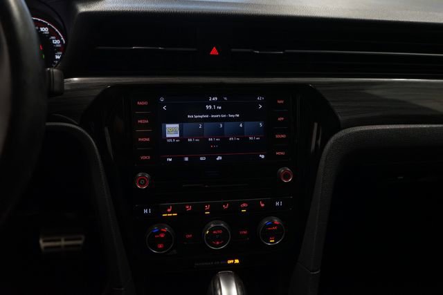 Used 2021 Volkswagen Passat 2.0T R-Line image 23