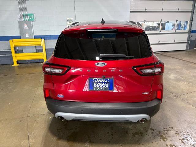 Certified 2024 Ford Escape SE image 4