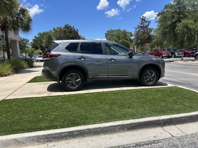 Used 2023 Nissan Rogue S AWD/4WD image 4