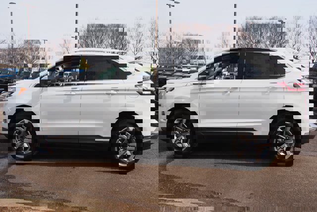 Certified 2021 Ford Edge SEL w/ Convenience Package image 2