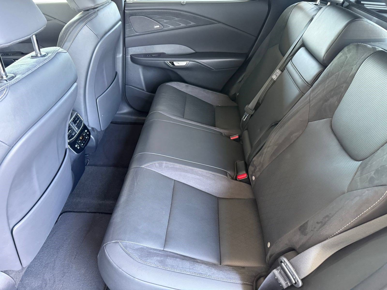 Used 2023 Lexus RX 350 FWD w/ Cold Area Package image 22