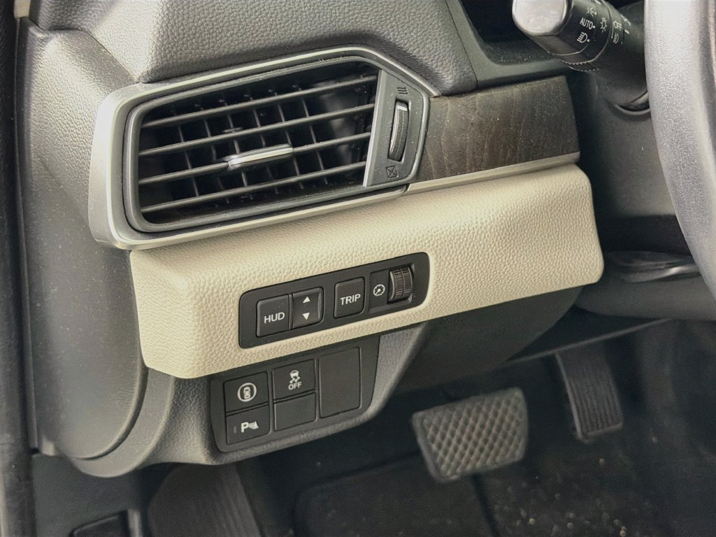 Used 2018 Honda Accord Touring image 12