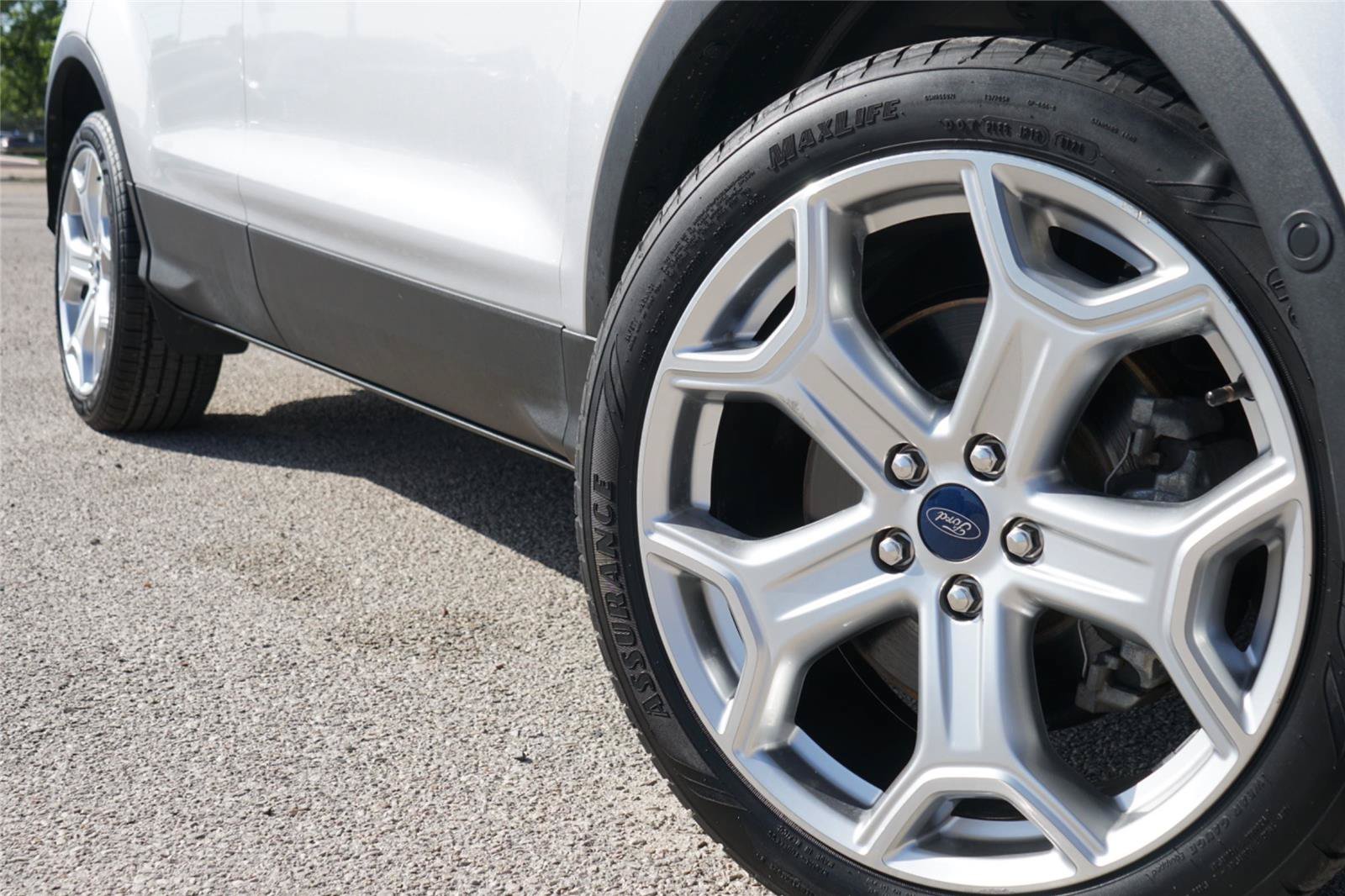 Certified 2019 Ford Escape Titanium FWD image 2