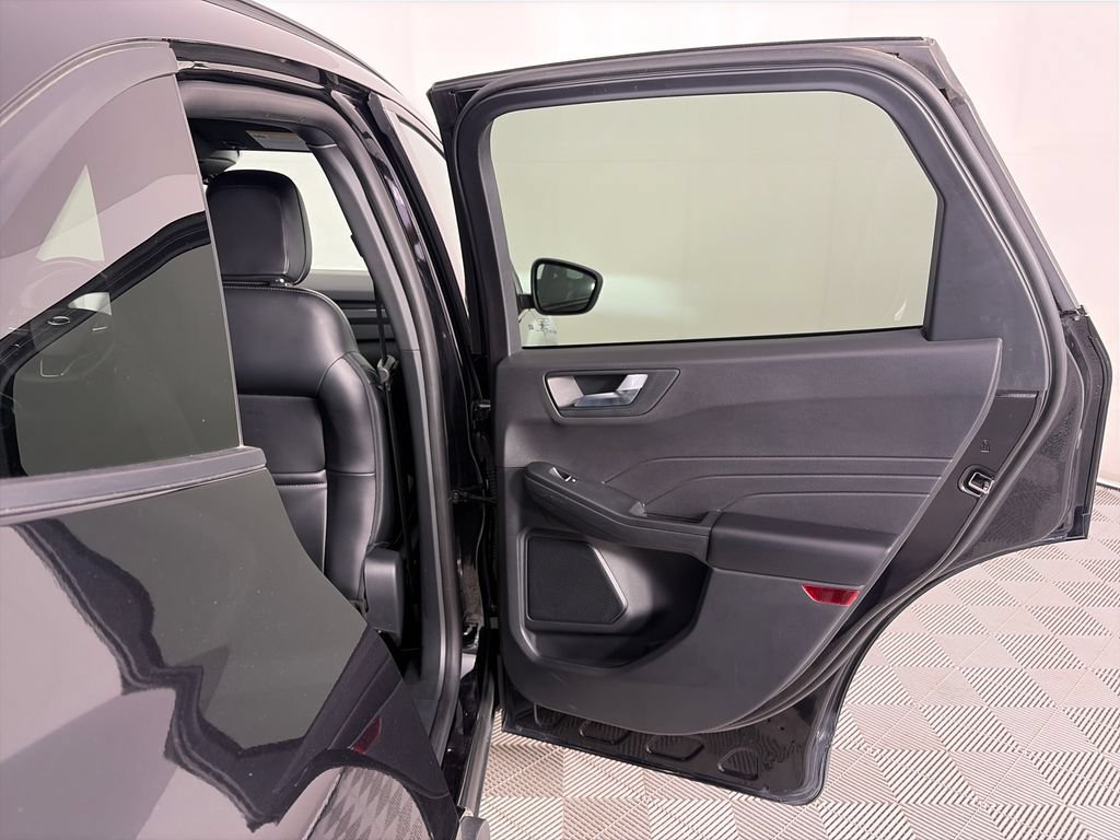 Certified 2025 Ford Escape ST-Line Select AWD/4WD image 28
