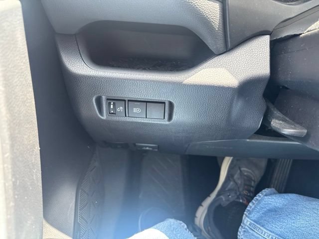 Used 2025 Toyota RAV4 XLE FWD image 24