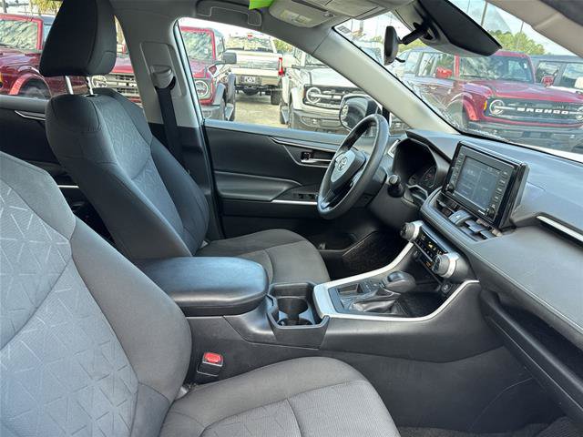 Used 2020 Toyota RAV4 XLE FWD image 18