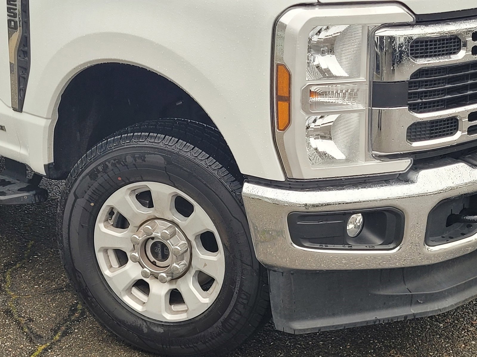 Certified 2024 Ford F250 XLT w/ FX4 Off-Road Package image 9