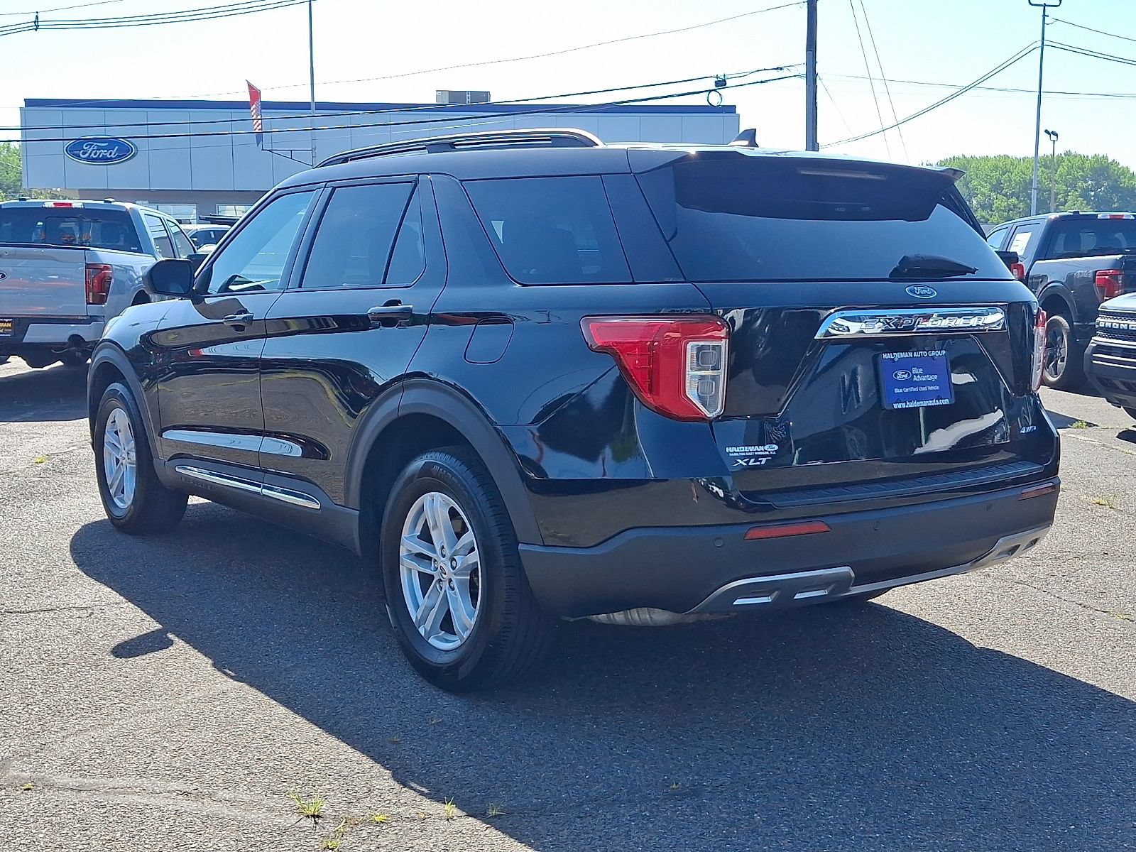 Certified 2023 Ford Explorer XLT w/ Equipment Group 202A AWD/4WD image 5