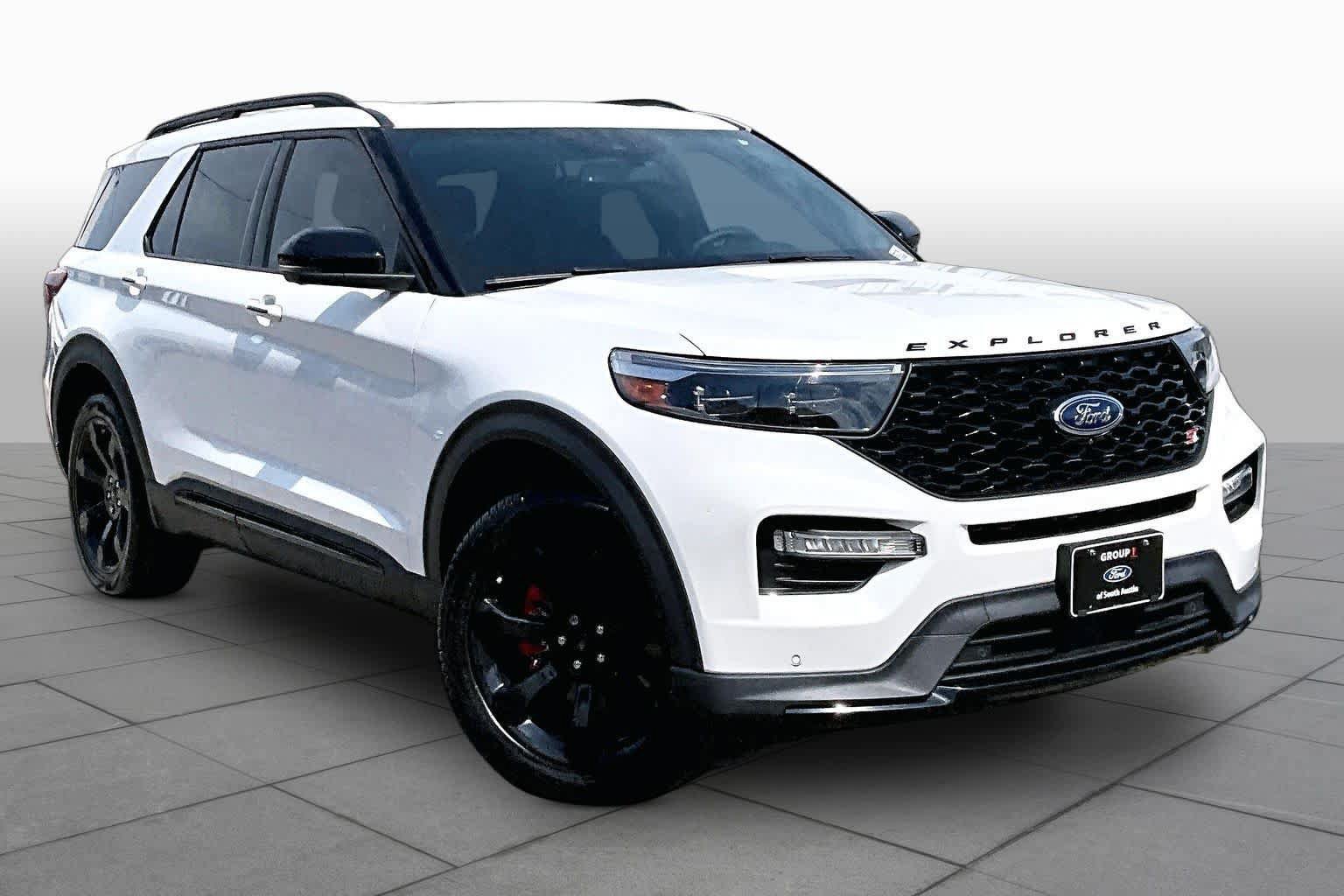 Certified 2023 Ford Explorer ST w/ Equipment Group 401A AWD/4WD image 3