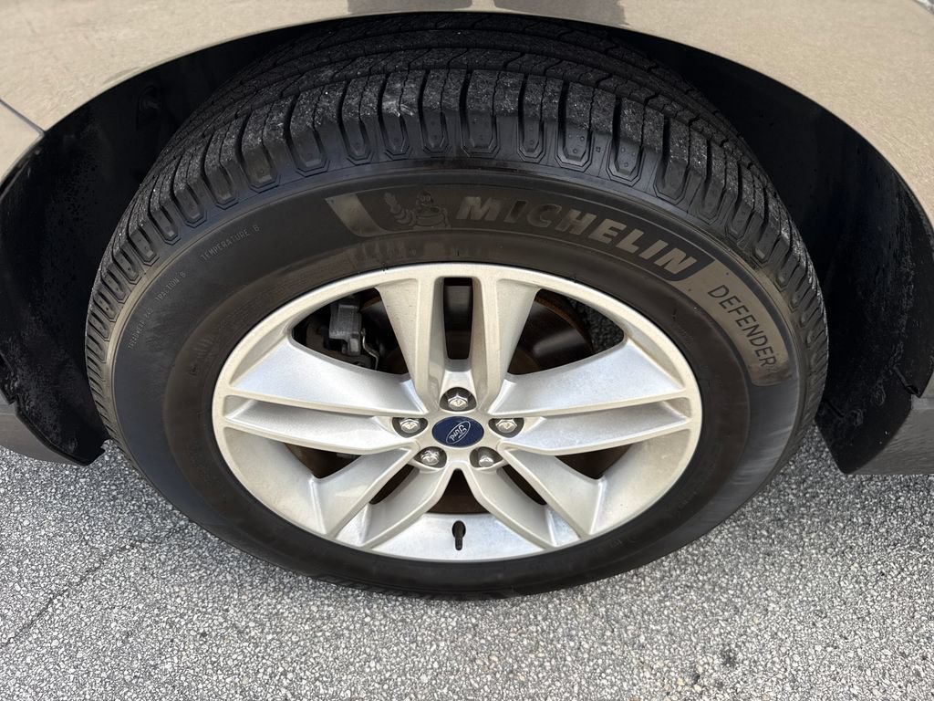 Certified 2018 Ford Edge SEL w/ Equipment Group 201A FWD image 11