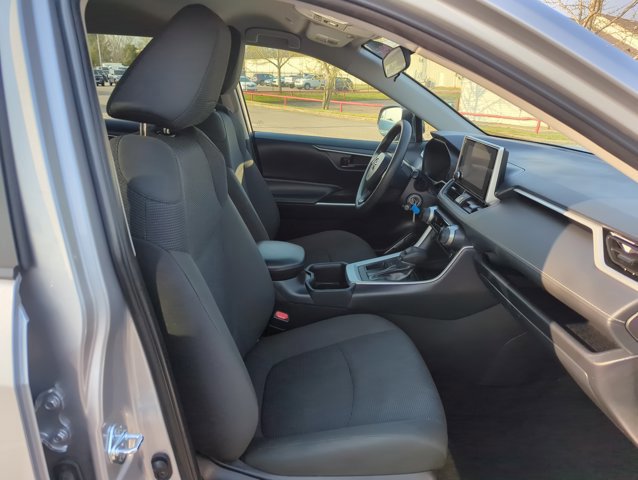 Used 2025 Toyota RAV4 LE image 21