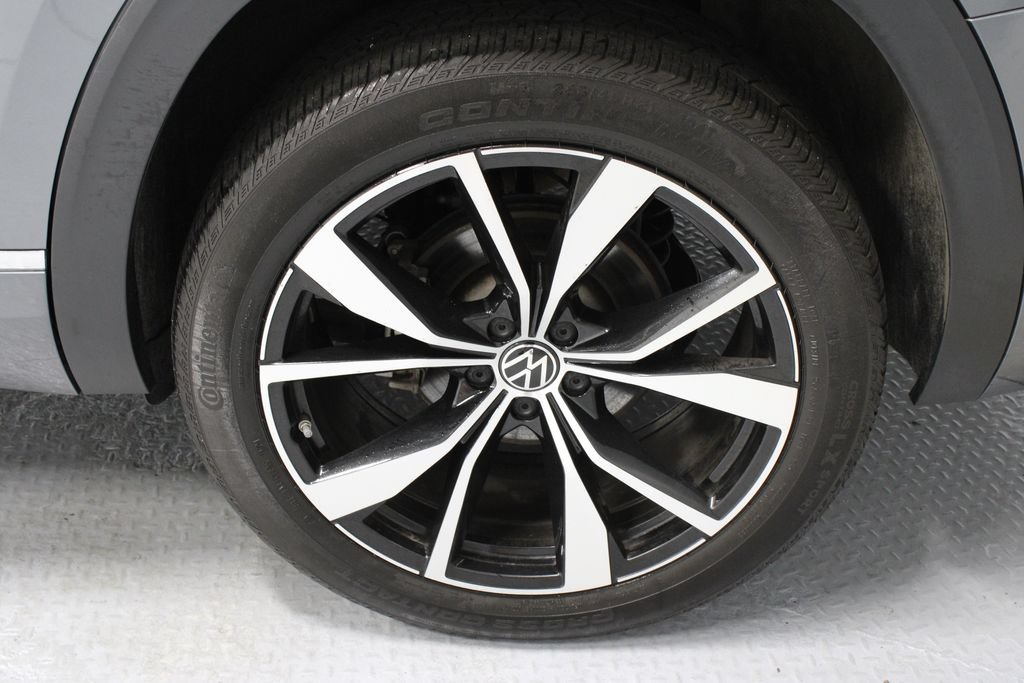 Used 2024 Volkswagen Atlas SEL Premium R-Line AWD/4WD image 20
