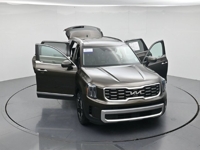 Used 2025 Kia Telluride S FWD image 51