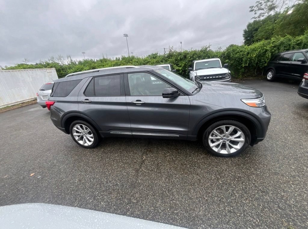 Certified 2022 Ford Explorer Platinum w/ Equipment Group 601A AWD/4WD image 4