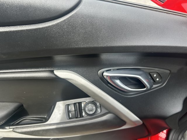 Used 2020 Chevrolet Camaro LT RWD image 9