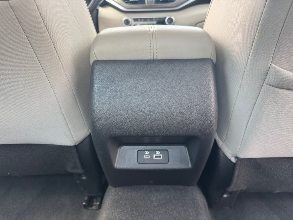 Used 2025 Nissan Altima 2.5 SV FWD image 30