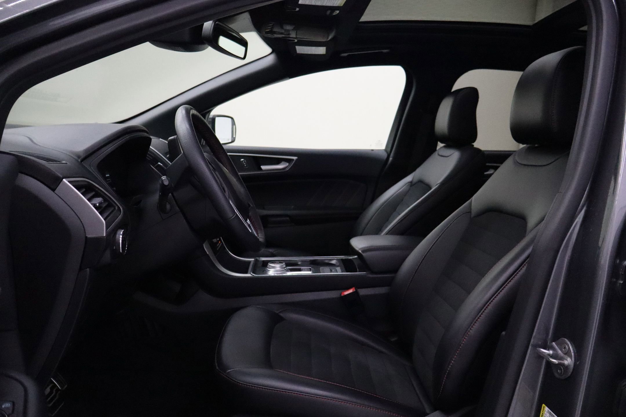 Certified 2024 Ford Edge ST-Line image 14