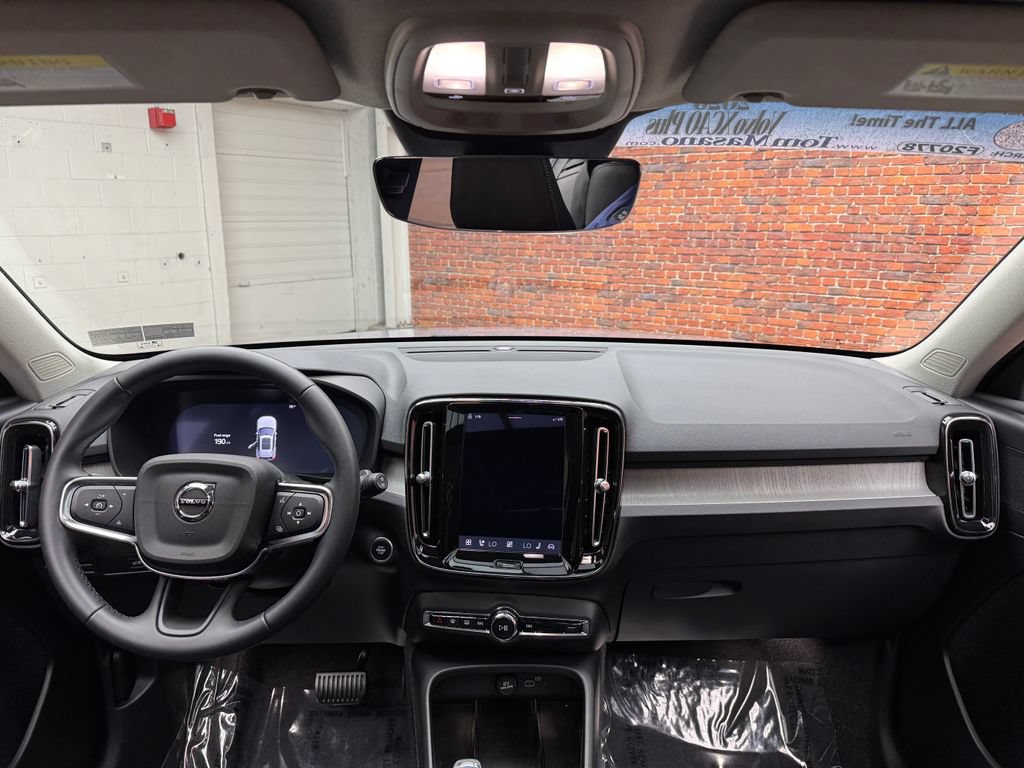 Used 2026 Volvo XC40 B5 Plus AWD/4WD image 13