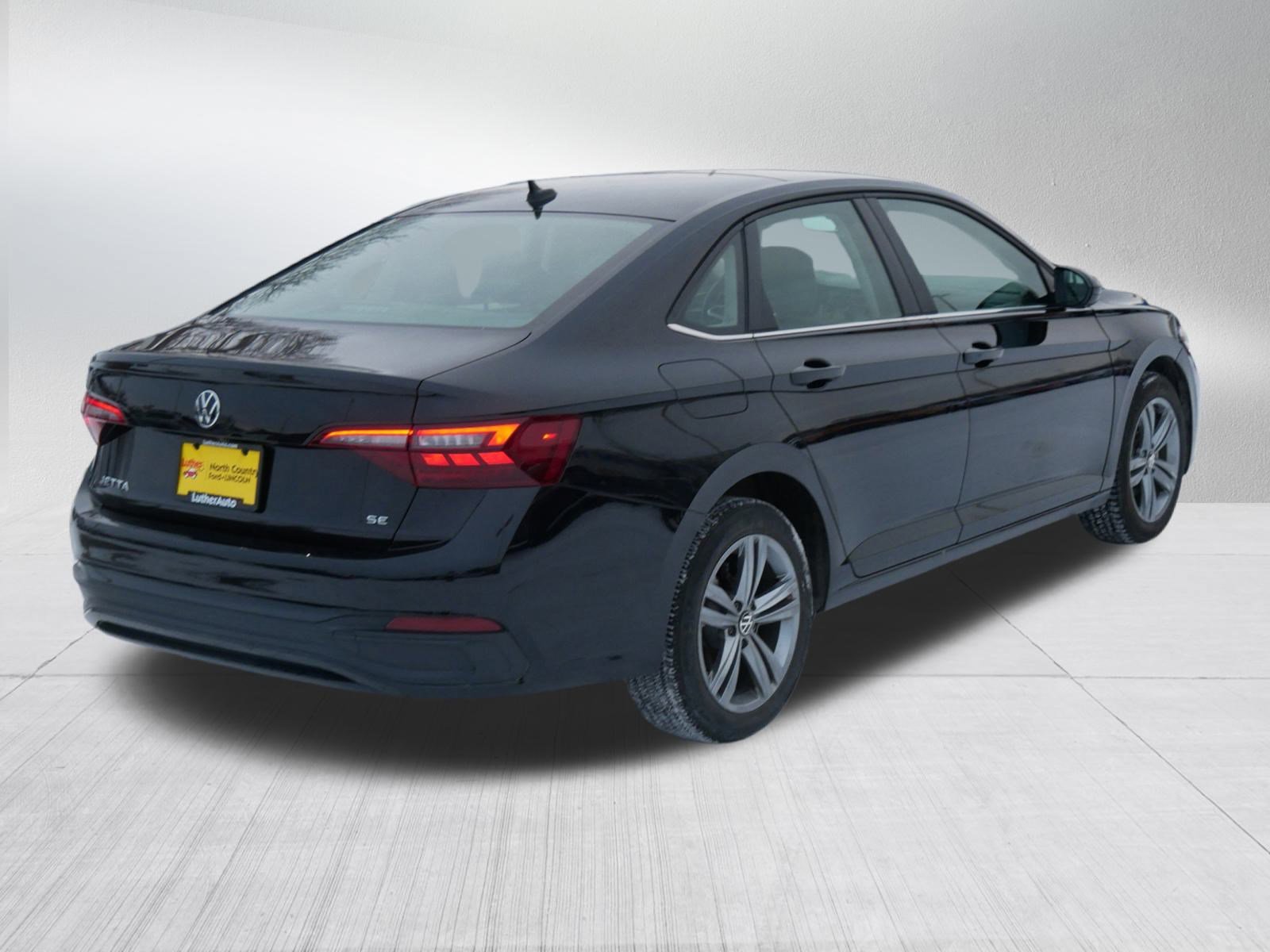 Used 2024 Volkswagen Jetta SE image 7